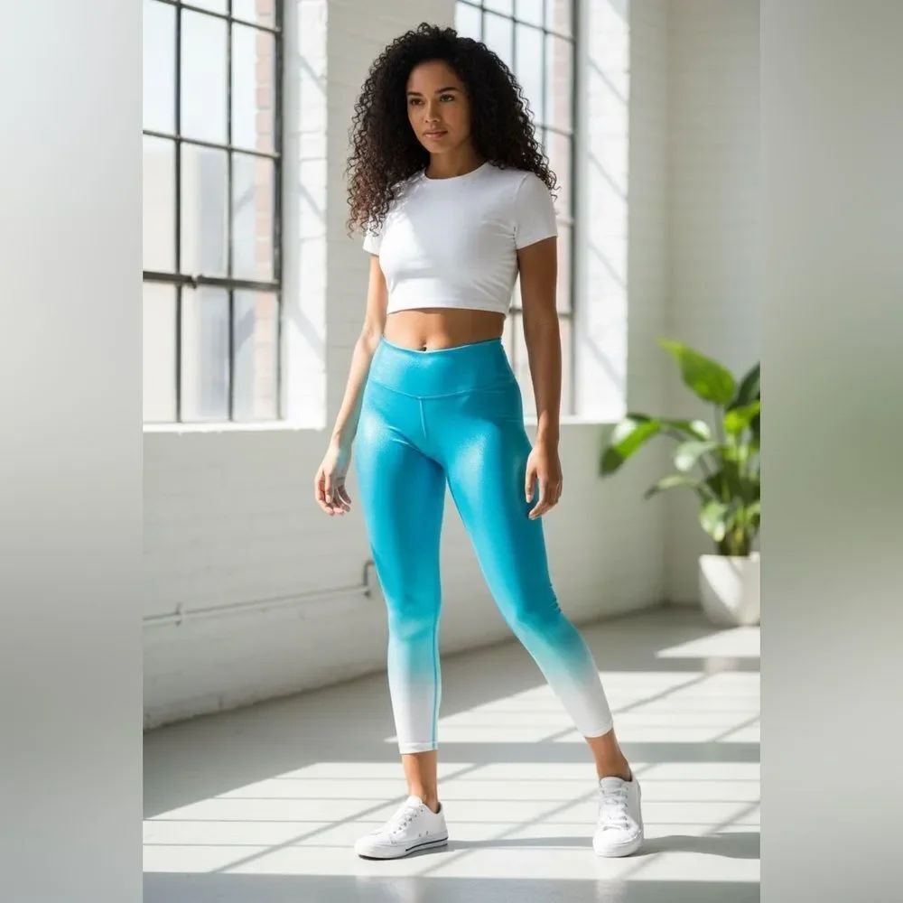 Zyia Active Women's Aqua Ombre Capri Leggings Size 8-10